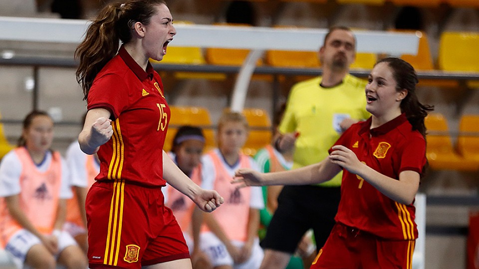 España golea (16-1) a Kazajistán en su estreno en Las Rozas