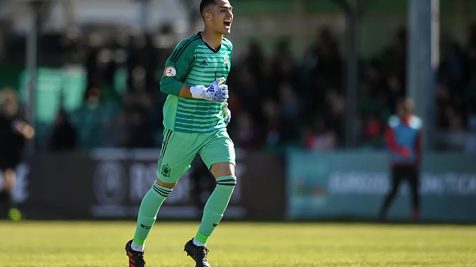Iván Martínez se una a la celebración del equipo español