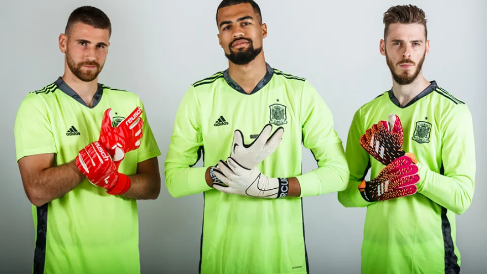 Unai Simón, Robert Sánchez y David de Gea, guardametas de la Selección española
