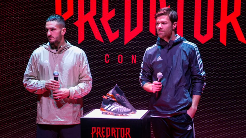 Los internacionales, Koke y Xabi Alonso, presentan las nuevas adidas Predator 18+