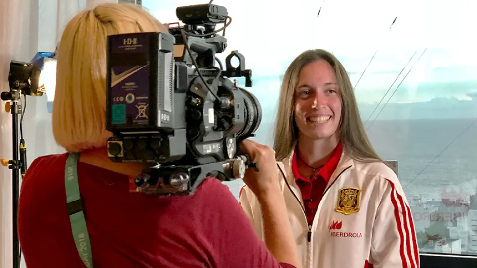 Eva Navarro atiende a FIFA TV