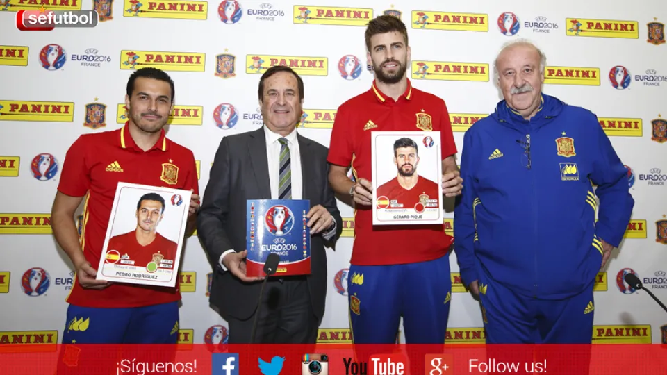 Del Bosque, Pedro y Piqué han asistido a la presentación del álbum de PANINI