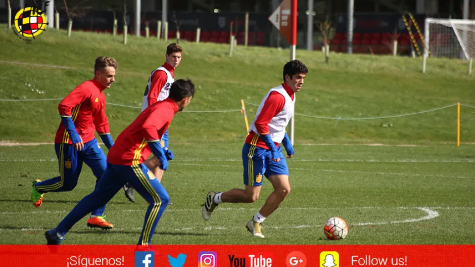 Carles Aleñá: "Primero vamos a pensar en Bielorrusia. Sabemos que es un equipo que defiende bien y presiona arriba"