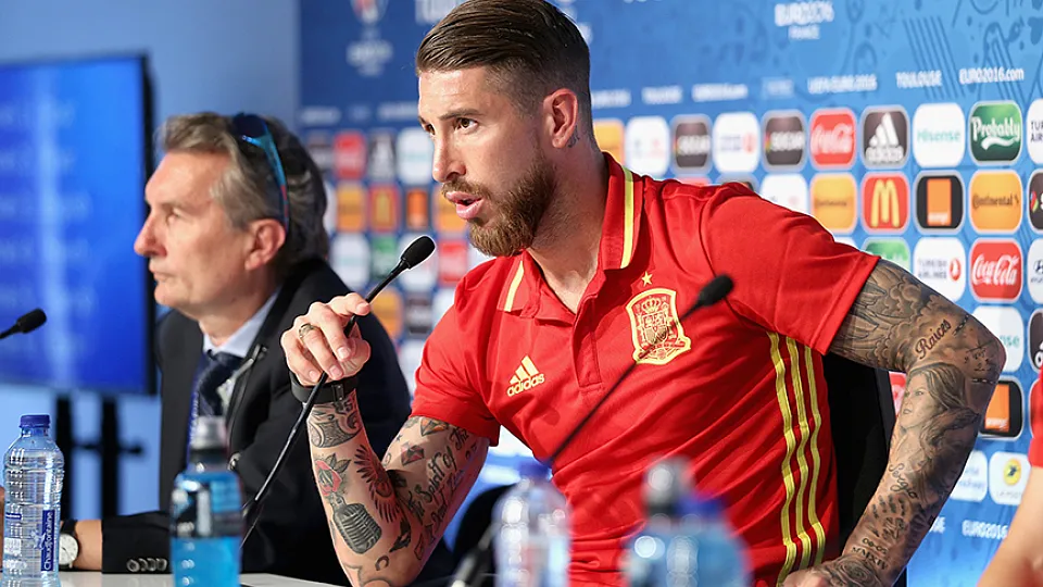 Sergio Ramos compareció ante los medios en la rueda de prensa oficial de UEFA