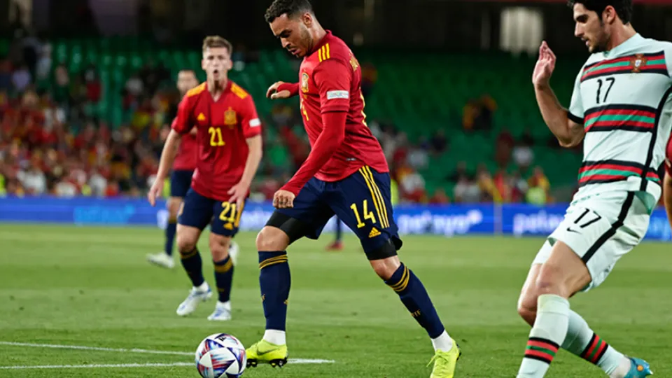 Raúl de Tomás abandona la concentración del equipo