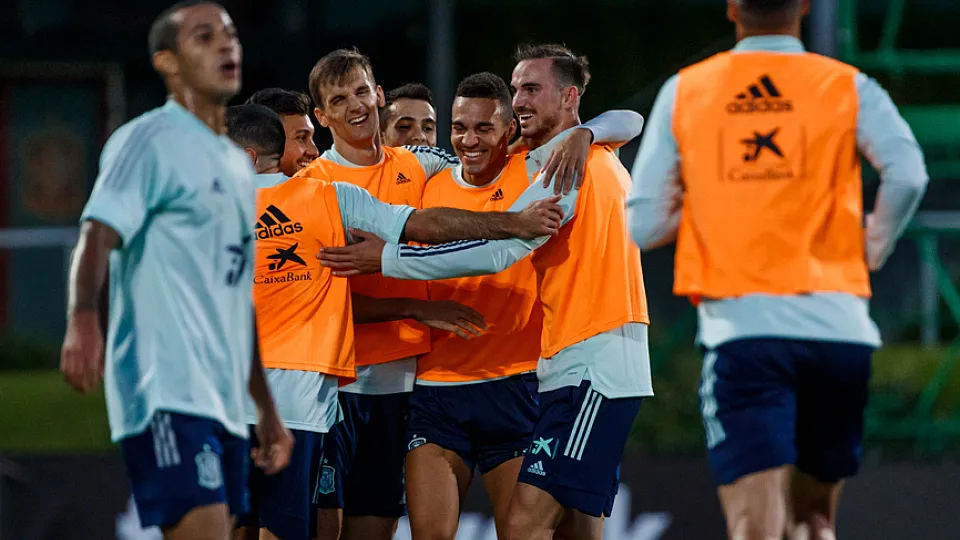 Rodrigo celebra uno de sus goles en el entrenamiento
