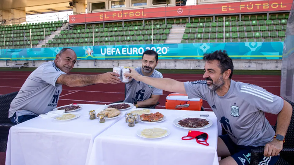 Los responsables de material de la Selección celebran su día libre