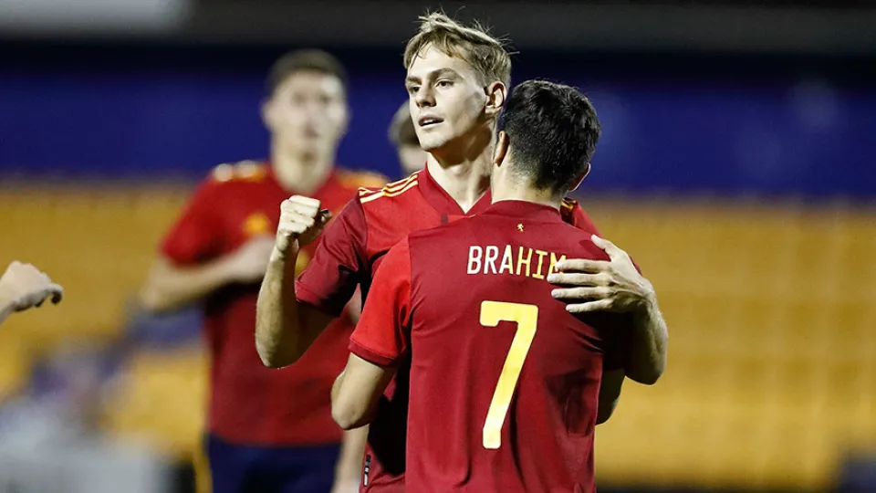 Los jugadores de la Selección española Sub-21 festejan un tanto en Alcorcón