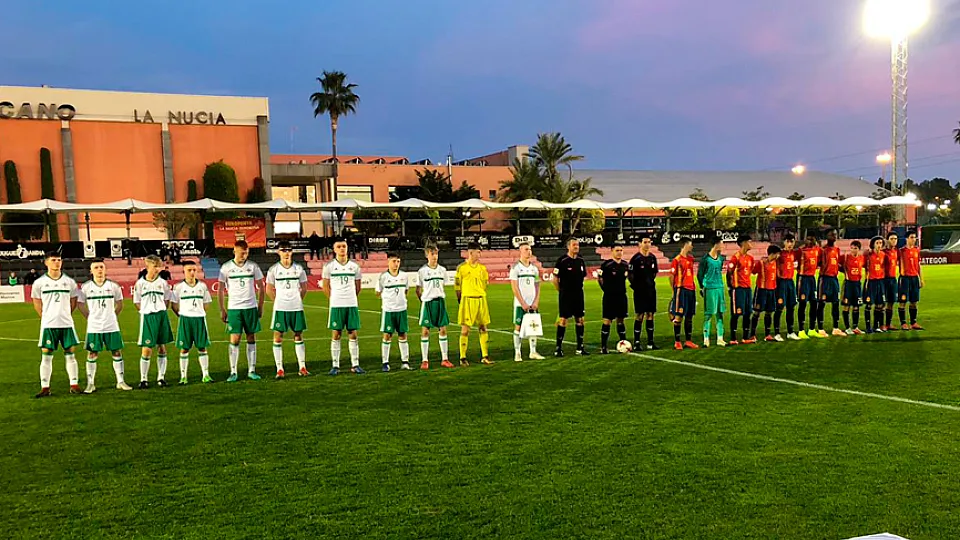 La selecciones de España e Irlanda del Norte posan antes de su partido en La Nucía