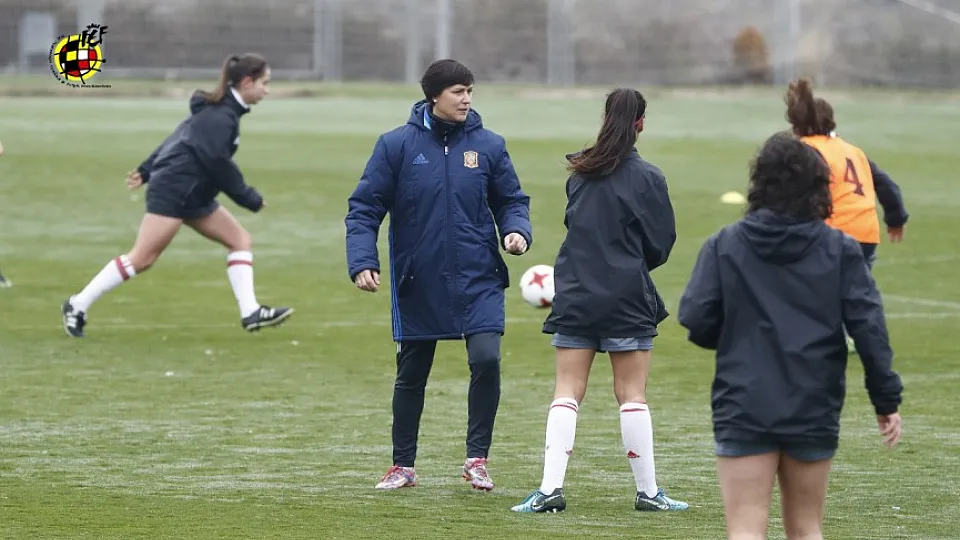 Entrenamiento de la Selección española Sub-16 femenina