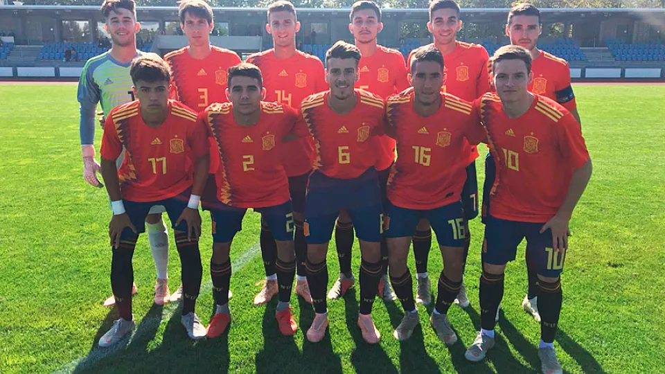 La Selección española Sub-19 posa antes de su partido contra Andorra