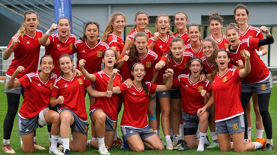 La Selección española Sub-20 posa tras el entrenamiento previo al encuentro frente a Francia