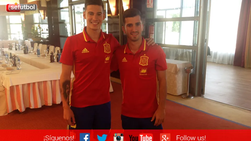 Santi Mina y José Luis Gayà a su llegada a la concentración de los Sub-21 