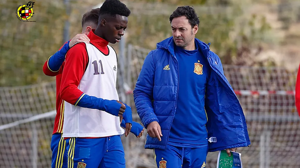 Iñaki Williams durante el entrenamiento de los Sub-21 en la Ciudad del Fútbol