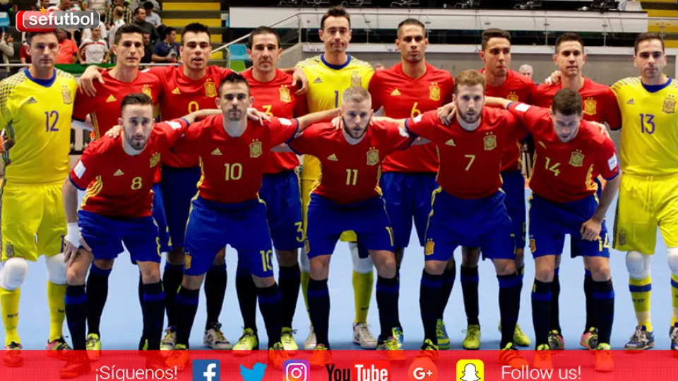 La Selección Española de Fútbol Sala posa antes de su partido en Medellín