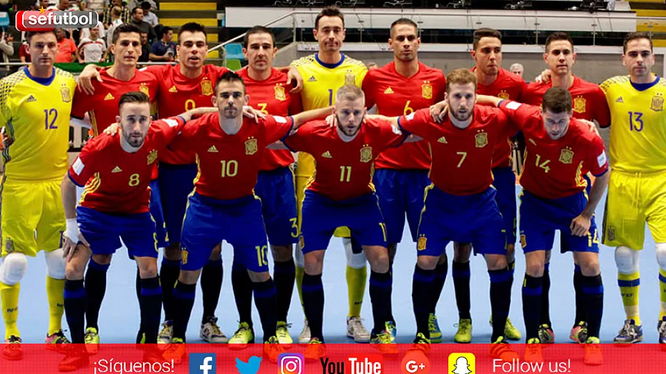 La Selección Española de Fútbol Sala posa antes de su partido en Medellín