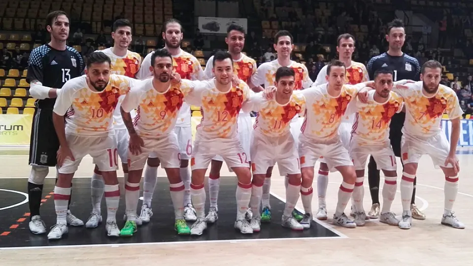 La Selección española de Fútbol Sala posa antes del su encuentro frente a Italia