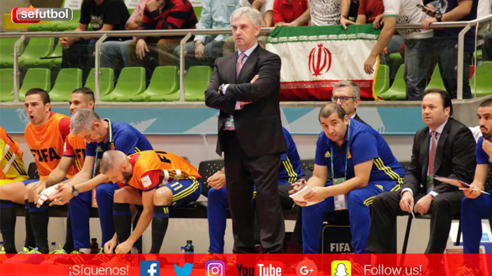 José Venancio López durante el Irán - España disputado en Medellín