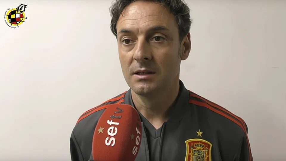 Santi Denia: "En el fútbol si perdonas te pasa factura"