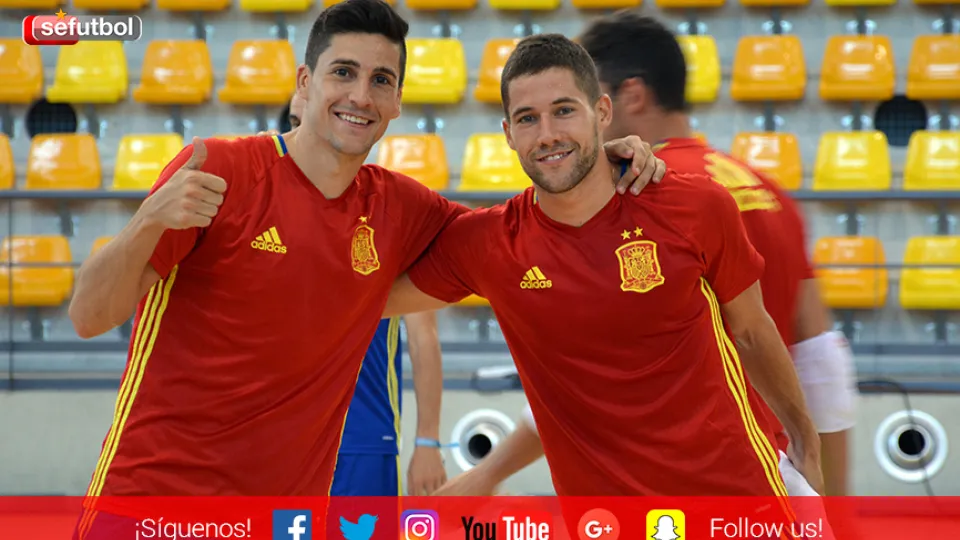 Risas y buen ambiente en el entrenamiento de Fútbol Sala