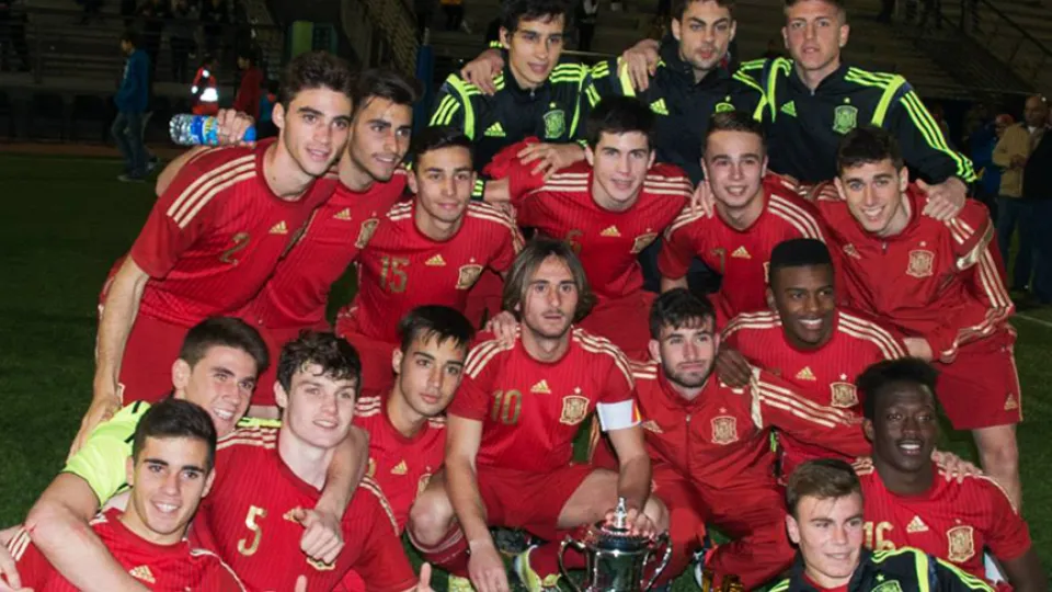 La Selección Española Sub-18 celebra su victoria en la última edición de la Copa del Atlántico