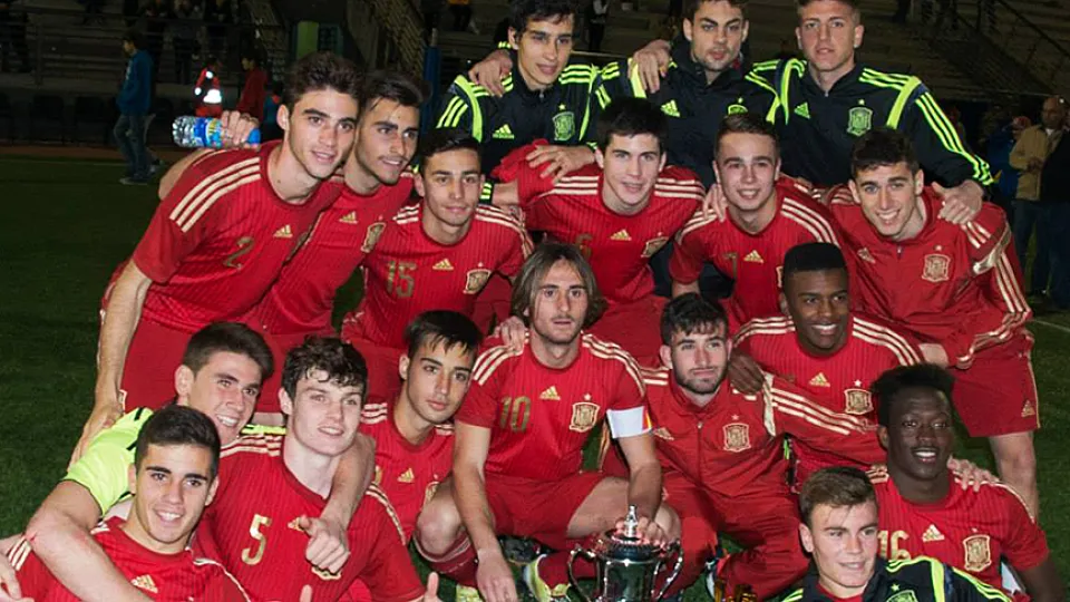 La Selección Española Sub-18 celebra la Copa del Atlántico lograda en 2015