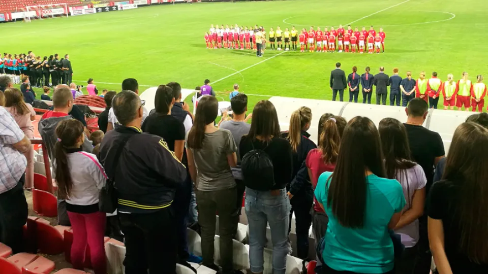 Instantes previos al encuentro entre Serbia y Austria disputado en Krusevac 