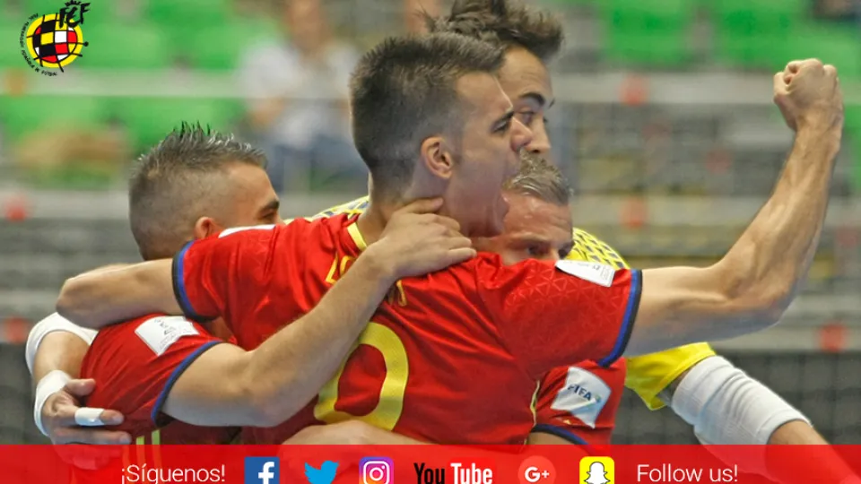 Los jugadores de la Selección Española de Fútbol Sala celebran su clasificación ante Kazajistán