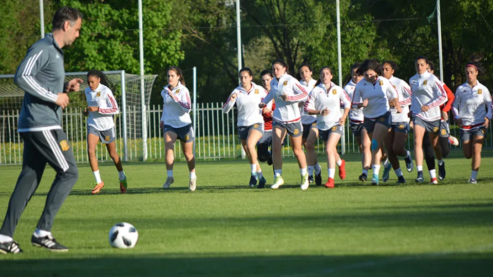 La Sub-17 femenina entrena en Kaunas