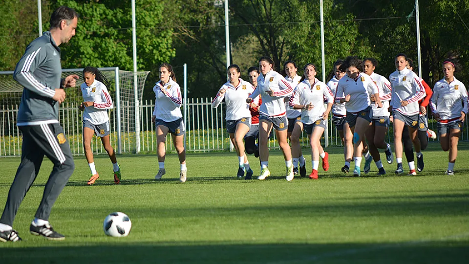 La Sub-17 femenina entrena en Kaunas