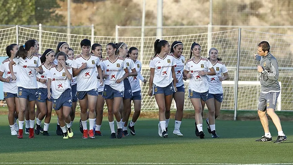 ¡La Sub-16 femenina se pone el mono de trabajo!