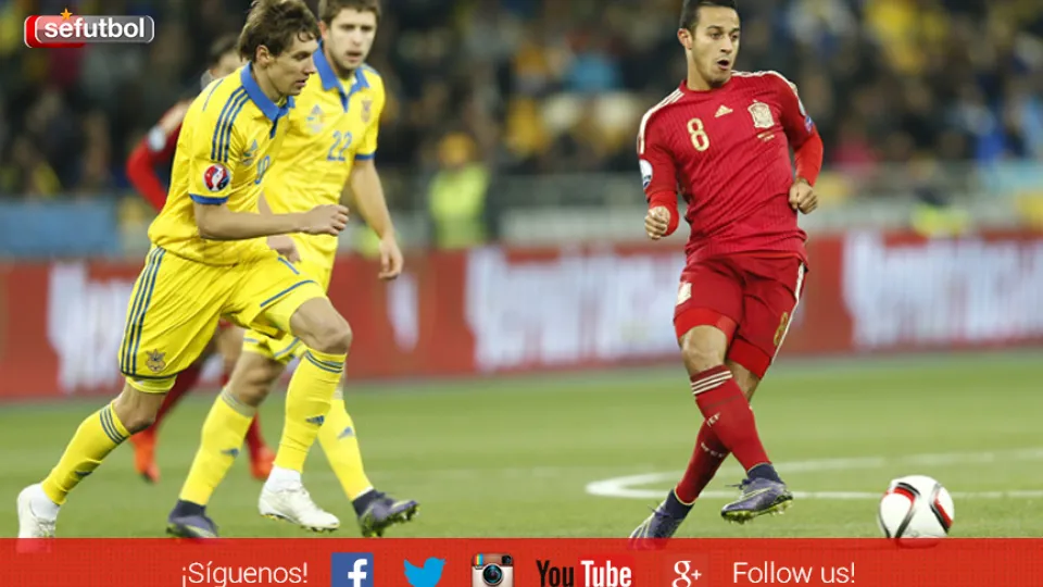 Thiago Alcántara durante un lance del Ucrania - España 