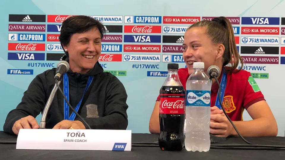 Toña Is y Claudia Pina en rueda de prensa