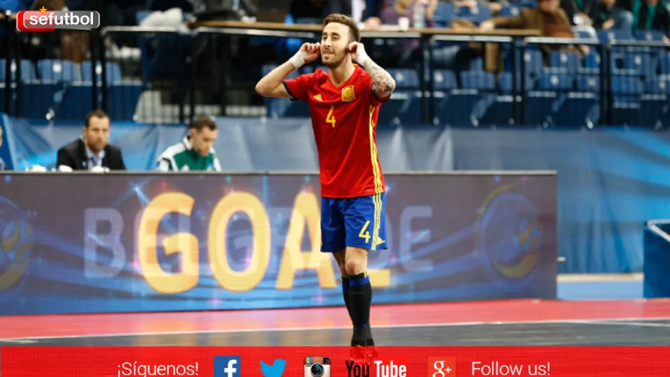 Rivillos celebra su gol