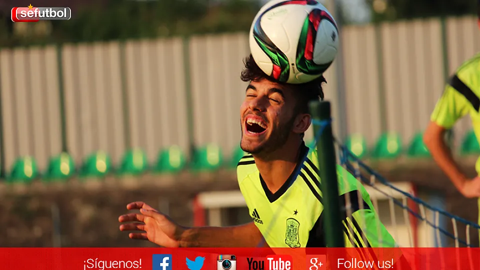 El internacional español Sub-19, Daniel Ceballos, se ejercita junto a sus compañeros en Katerini (Grecia)