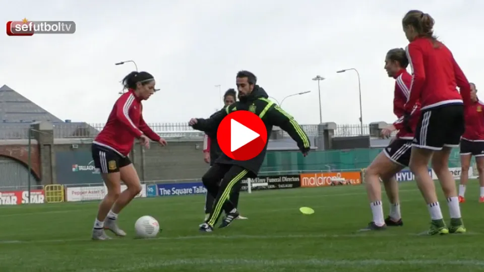 España, entrenando en Dublín