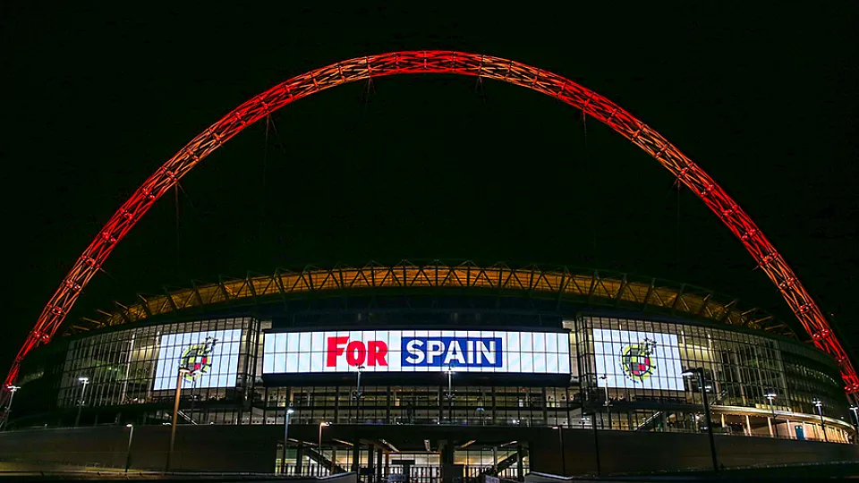 Wembley se ilumina con los colores de la Selección española