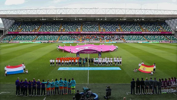 Vista panorámica del estadio de Windsor Park antes de la primera semifinal del Europeo Sub-19 femenino