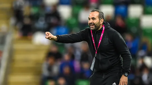 El Seleccionador nacional Sub-19 femenino, Pedro López, durante la final del Campeonato de Europa