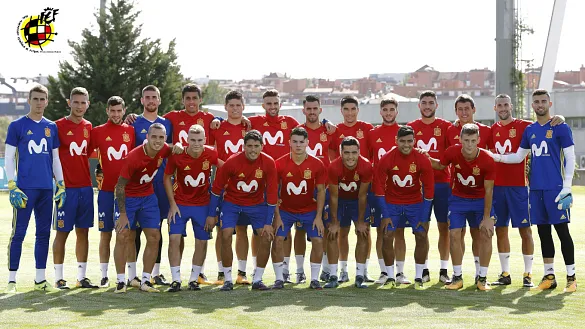 La Selección española Sub-21 posa al completo en la Ciudad del Fútbol