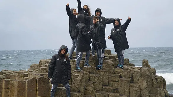 Las internacionales españolas Sub-19 durante su visita a la Calzada del Gigante en Irlanda del Norte