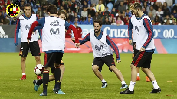 La Selección se ejercitó en La Rosaleda antes de medirse a Costa Rica