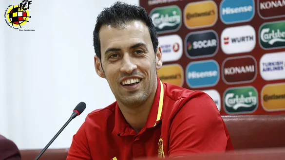Sergio Busquets atendió a los medios en rueda de prensa