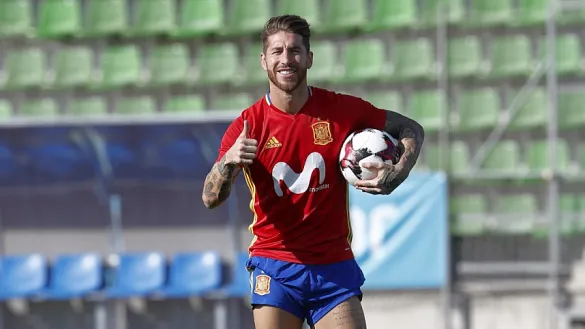 Sergio Ramos hace la señal de OK