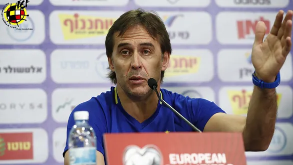 Julen Lopetegui atendió a los medios en sala de prensa