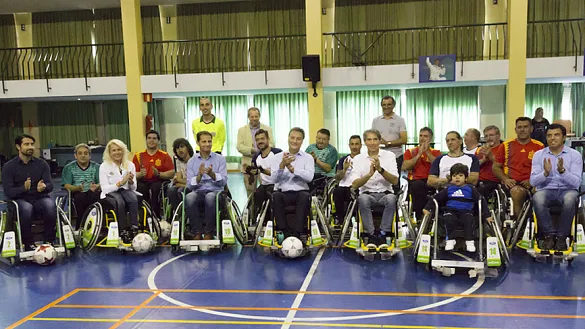 Cinco leyendas de la Selección en la presentación de A-ball