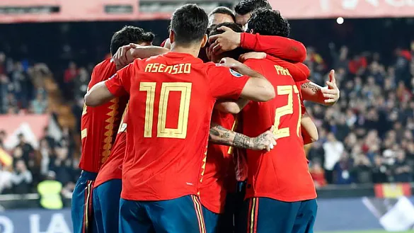 La selección española celebra un gol