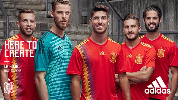 Ya a la venta las nuevas camisetas de España