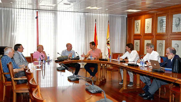 Luis Rubiales recibe a la junta directiva de la AEDFI