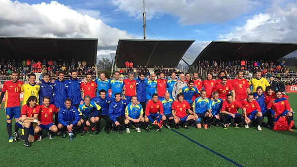 CRÓNICA | Las leyendas de España y Asturias regalan fútbol El Berrón